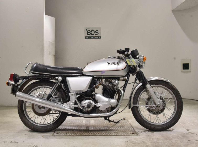 Мотоцикл Norton COMMAND850 з пробігом 4086 km