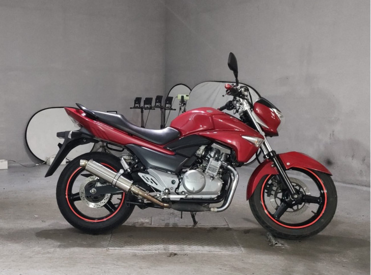 Мотоцикл Suzuki GSR250 з пробігом 16098 km