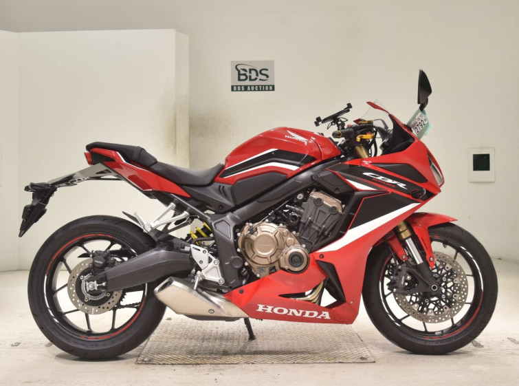 Мотоцикл Honda CBR650R с пробегом 7604 km