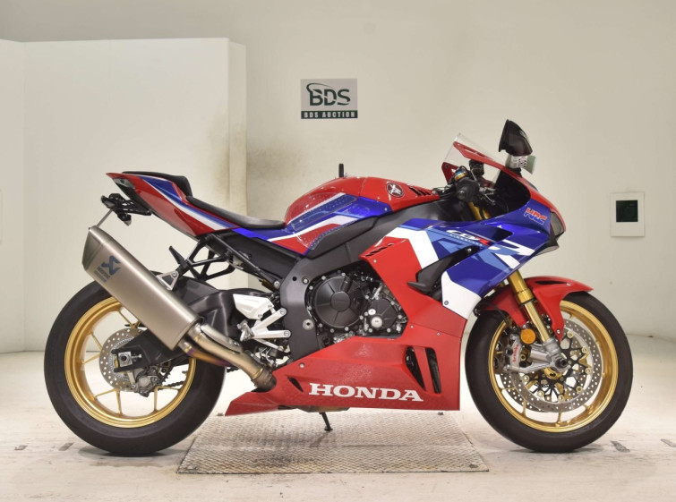 Мотоцикл Honda CBR1000RR SP с пробегом 2609 km