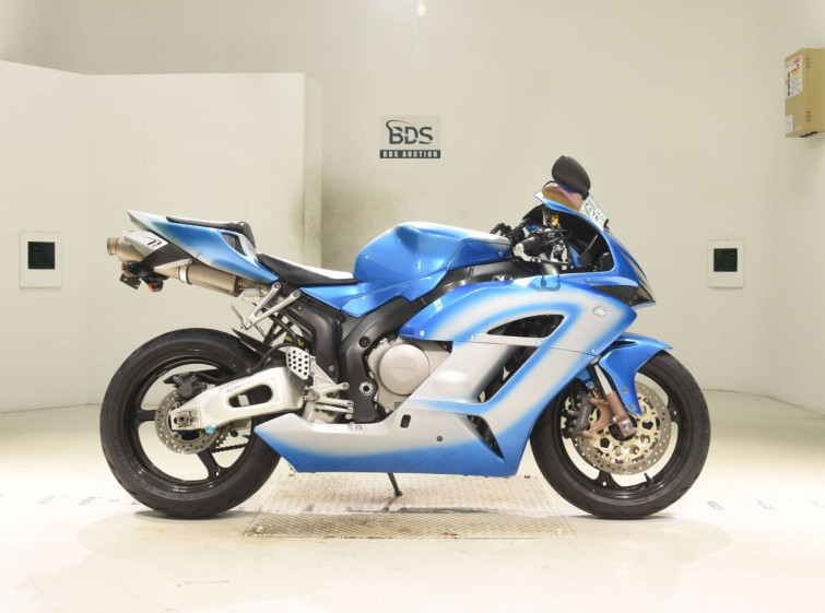 Мотоцикл Honda CBR1000RR з пробігом 42643 km
