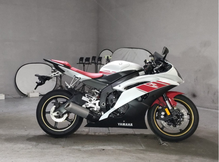Мотоцикл Yamaha YZF-R6 с пробегом 44731 km