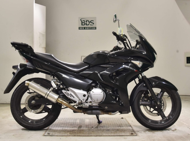 Мотоцикл Suzuki GSR250F з пробігом 52677 km