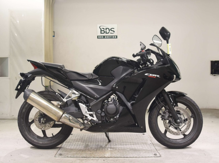 Мотоцикл Honda CBR250R с пробегом 18029 km