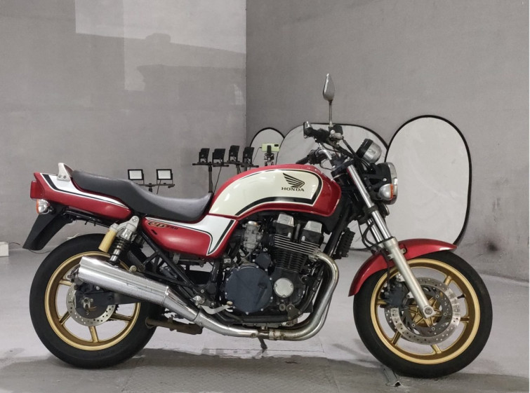Мотоцикл Honda CB750 с пробегом 2502 km