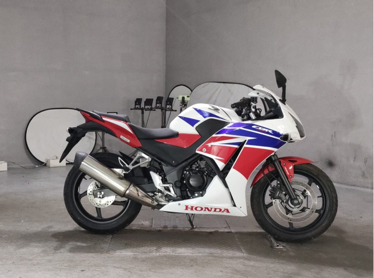 Мотоцикл Honda CBR250R з пробігом 803 km