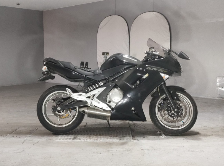 Мотоцикл Kawasaki ER-6F с пробегом 32228 km
