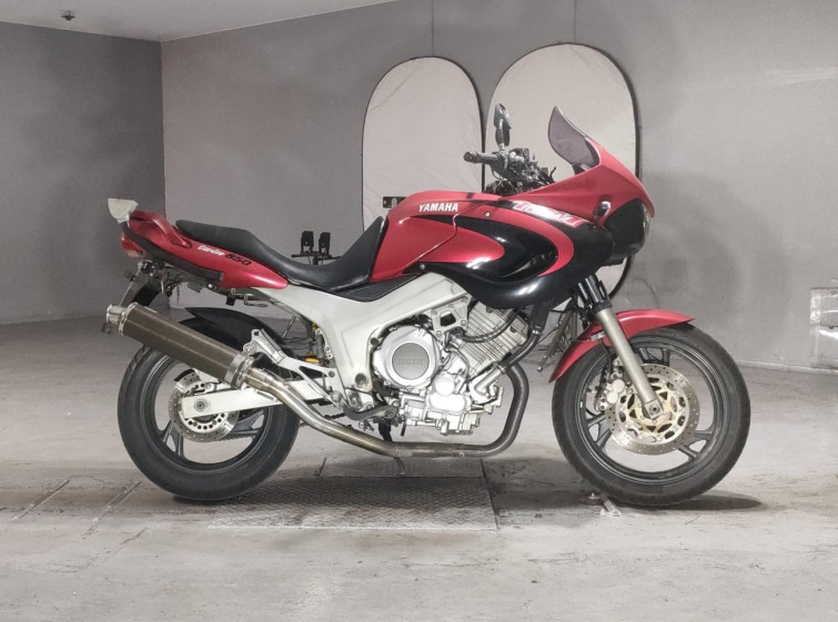 Мотоцикл Yamaha TDM850 с пробегом 1579 km