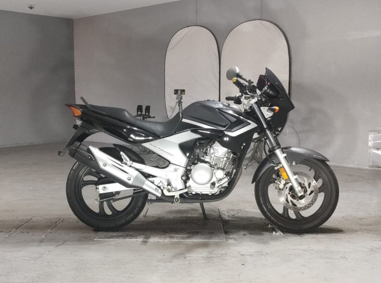 Мотоцикл Yamaha YBR250 с пробегом 17450 km