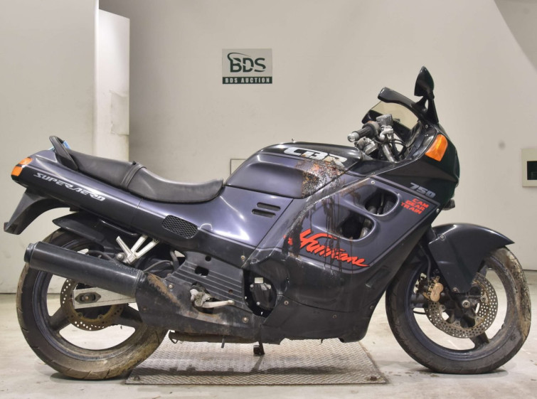 Мотоцикл Honda CBR750 з пробігом 17540 km