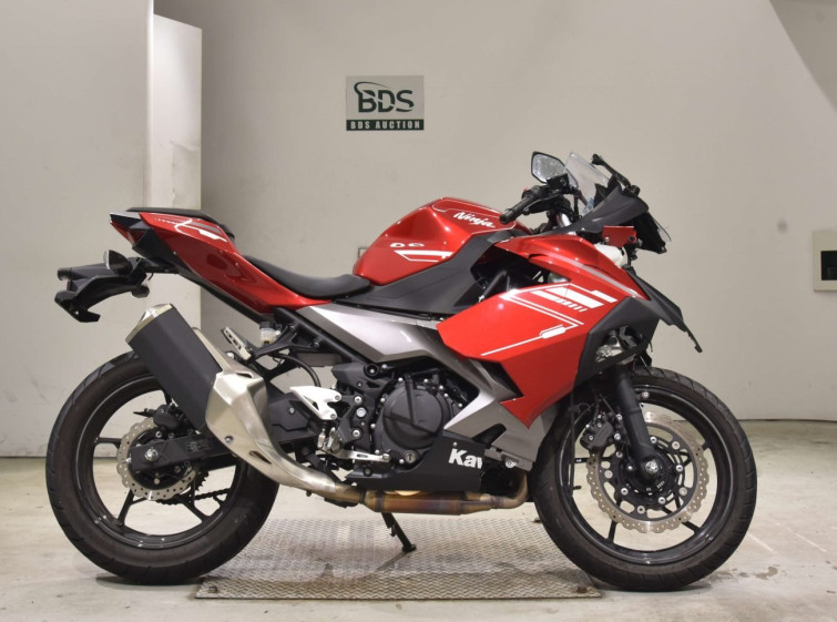 Мотоцикл Kawasaki NINJA250 с пробегом 3811 km