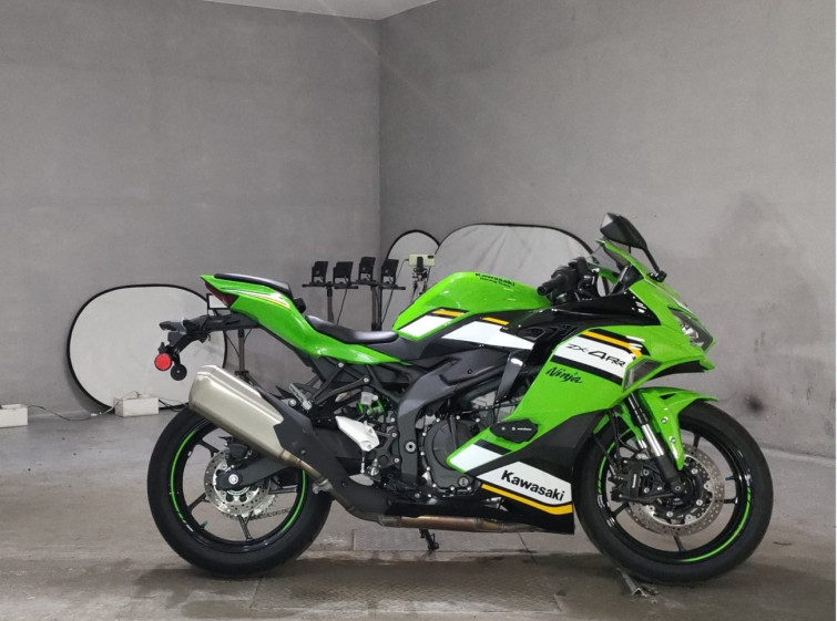 Мотоцикл Kawasaki NINJA ZX-4RR з пробігом 3657 km