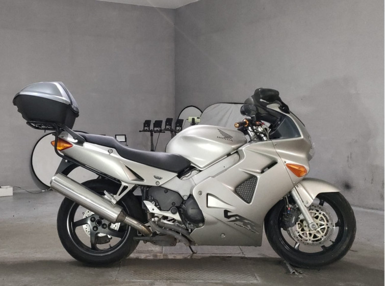 Мотоцикл Honda VFR800F з пробігом 66355 km