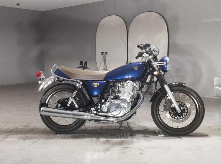 Мотоцикл Yamaha SR400 с пробегом 7609 km