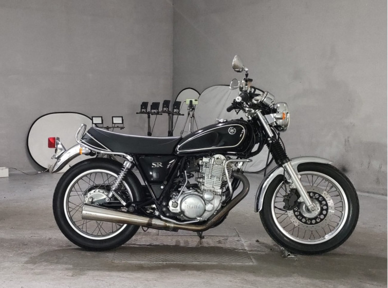 Мотоцикл Yamaha SR400 с пробегом 550 km