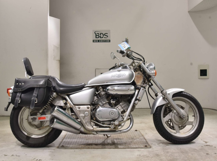 Мотоцикл Honda MAGNA250 з пробігом 17433 km