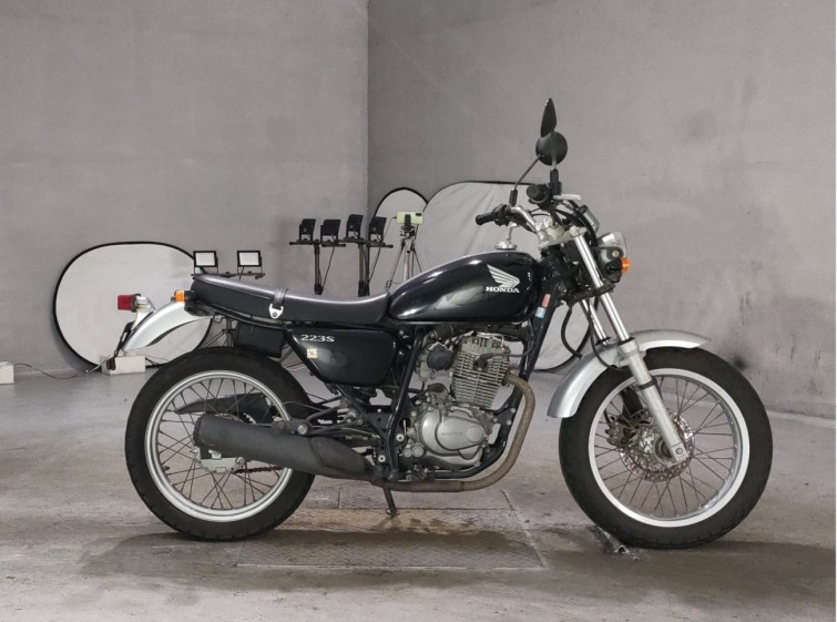 Мотоцикл Honda CB223S с пробегом 8252 km