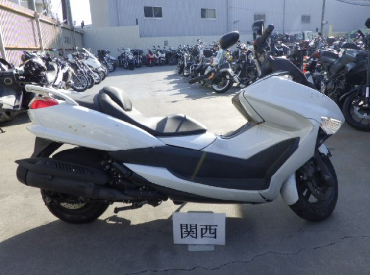 Мотоцикл Yamaha MAJESTY 250