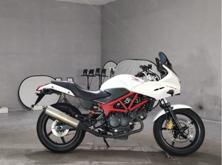 Мотоцикл Honda VTR250F з пробігом 103601 km