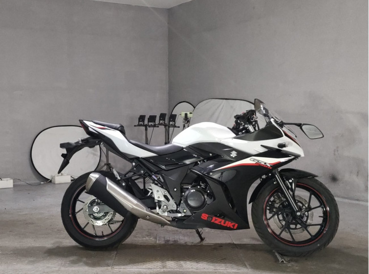Мотоцикл Suzuki GSX250R с пробегом 11906 km