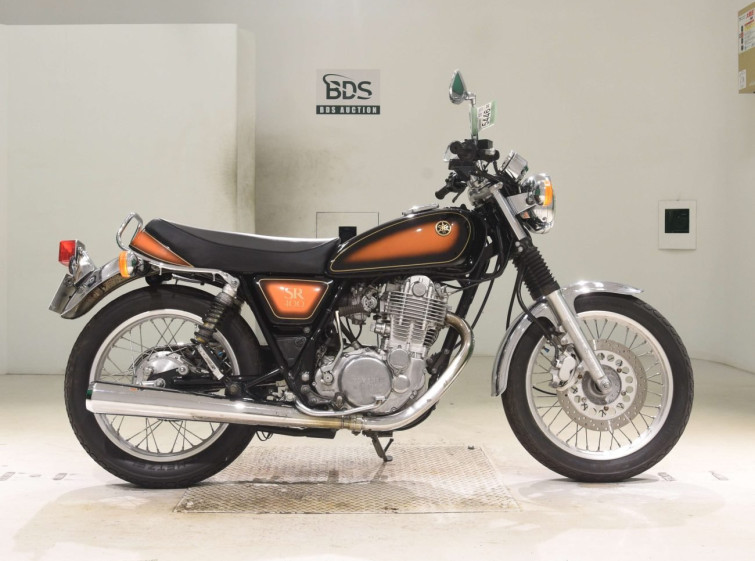 Мотоцикл Yamaha SR400 с пробегом 10678 km