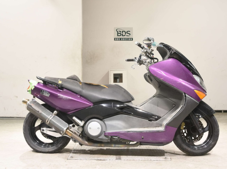 Мотоцикл Yamaha T-MAX500 с пробегом 24215 m