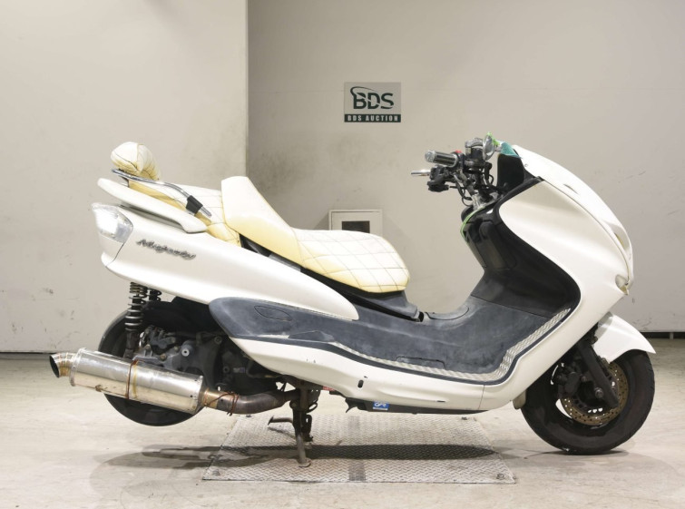 Мотоцикл Yamaha MAJESTY 250C