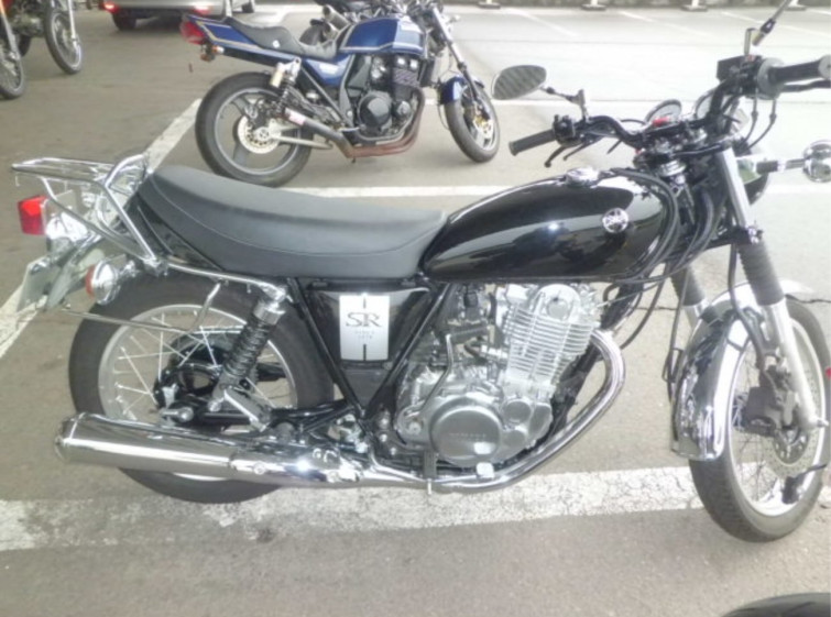 Мотоцикл Yamaha SR400 с пробегом 3394 km