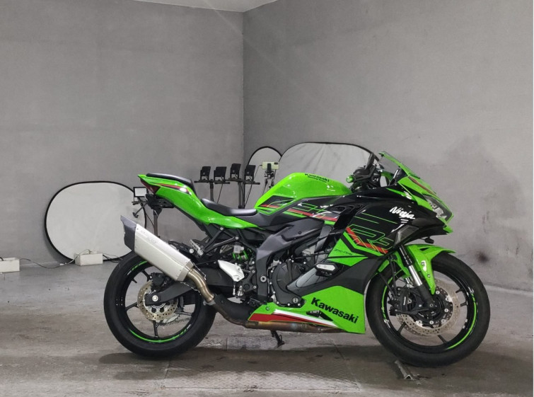 Мотоцикл Kawasaki NINJA ZX-4RR з пробігом 5605 km