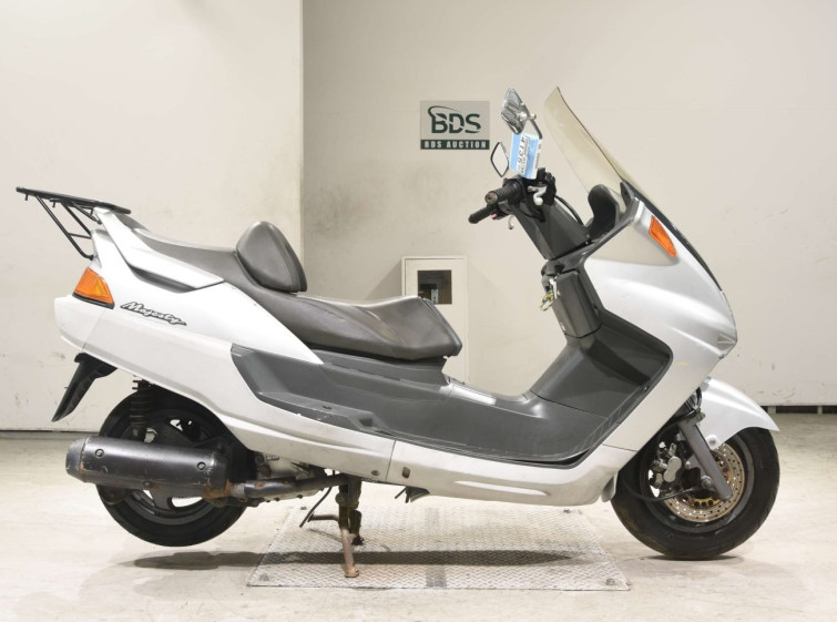 Мотоцикл Yamaha MAJESTY 250 з пробігом 35040 km