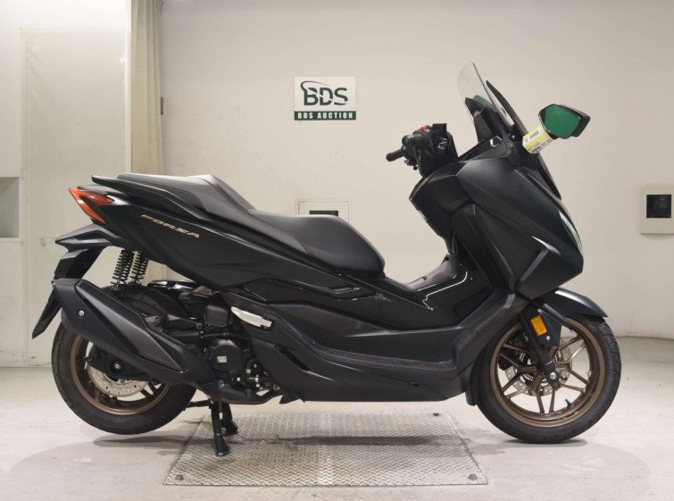 Мотоцикл Honda FORZA з пробігом 2616 km