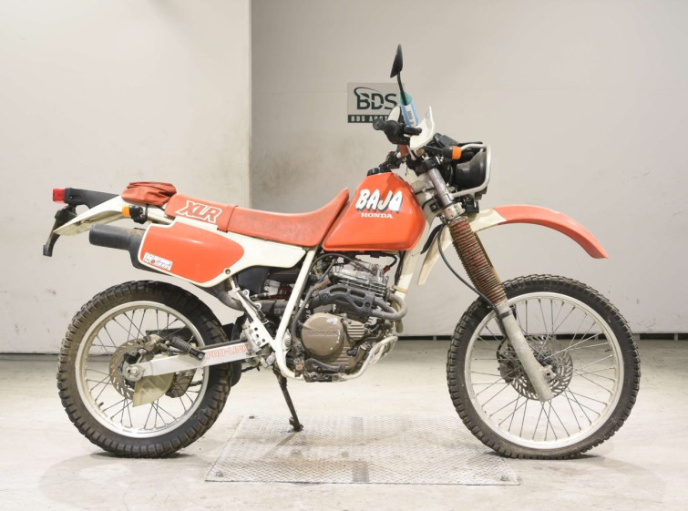 Мотоцикл Honda XLR250R BAJA з пробігом 6386 km