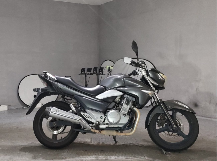Мотоцикл Suzuki GSR250 з пробігом 55443 km