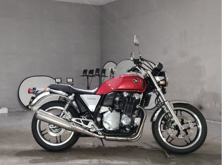 Мотоцикл Honda CB1100 з пробігом 9819 km