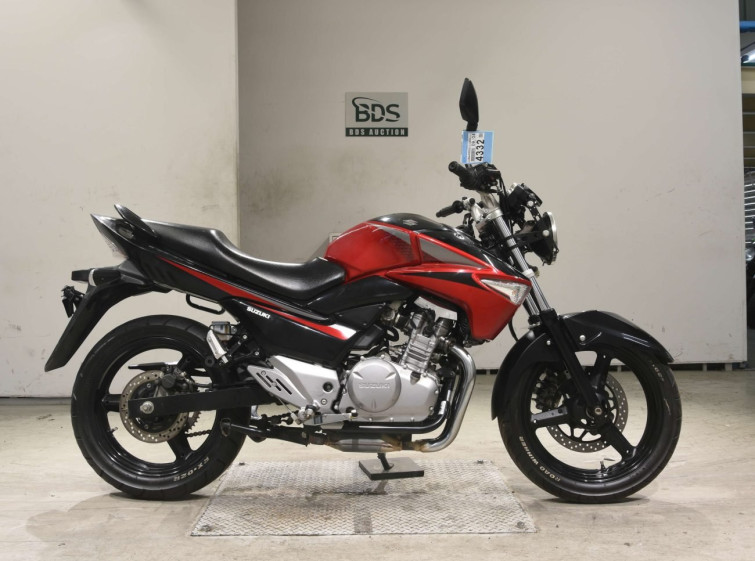 Мотоцикл Suzuki GSR250