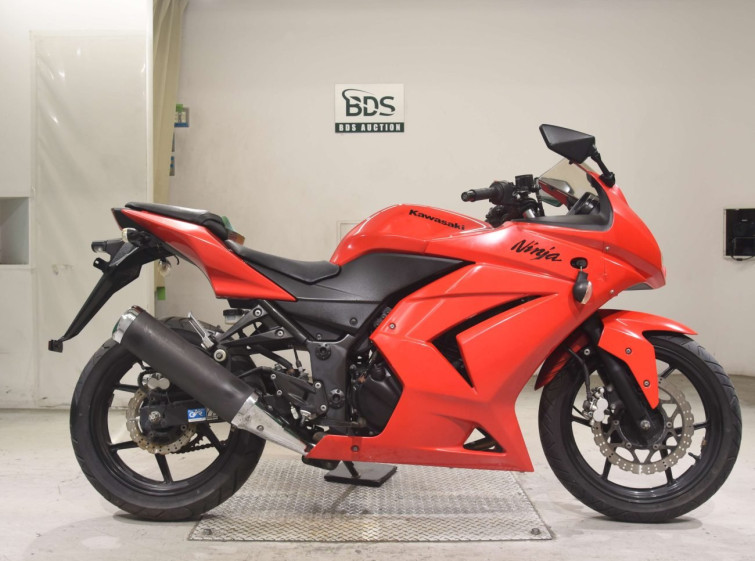 Мотоцикл Kawasaki NINJA250R с пробегом 4812 km