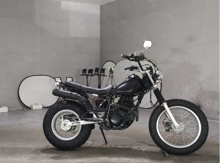 Мотоцикл Yamaha TW200 с пробегом 1894 km