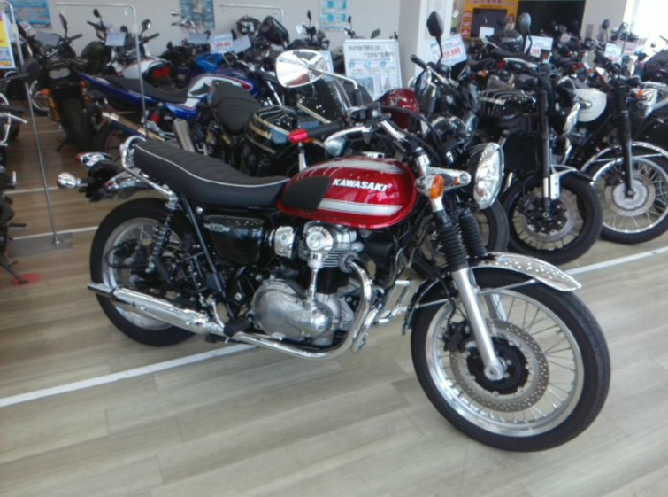 Мотоцикл Kawasaki W800 с пробегом 9855 km