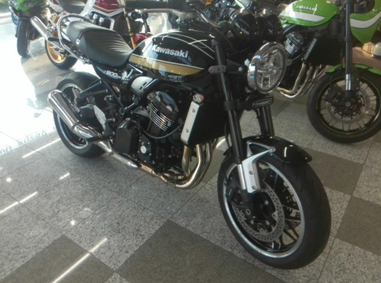 Мотоцикл Kawasaki Z900RS с пробегом 2677 km