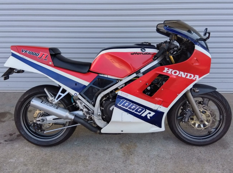 Мотоцикл Honda VF1000R с пробегом 41252 m