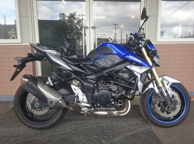 Мотоцикл Suzuki GSR750 з пробігом 56059 km