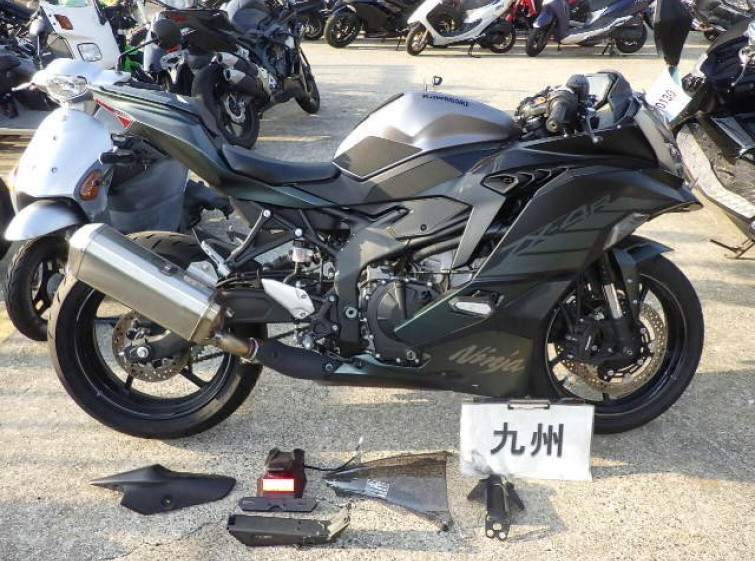 Мотоцикл Kawasaki ZX-4R SE з пробігом 7832 km