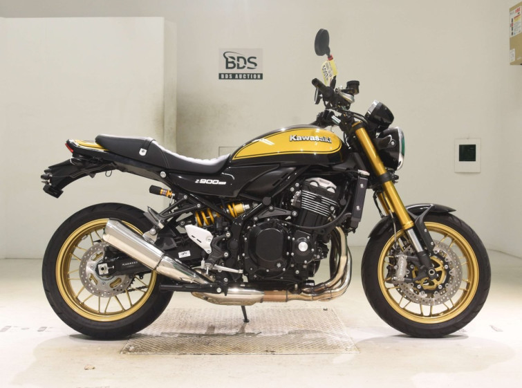 Мотоцикл Kawasaki Z900RS с пробегом 4152 km