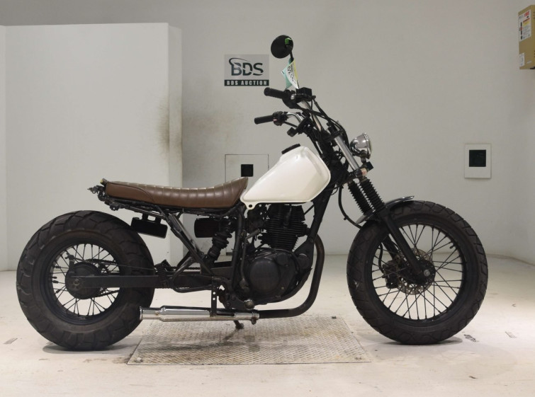 Мотоцикл Yamaha TW200E с пробегом 15368 km