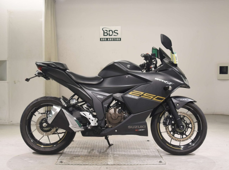 Мотоцикл Suzuki GIXXER250SF з пробігом 14583 km