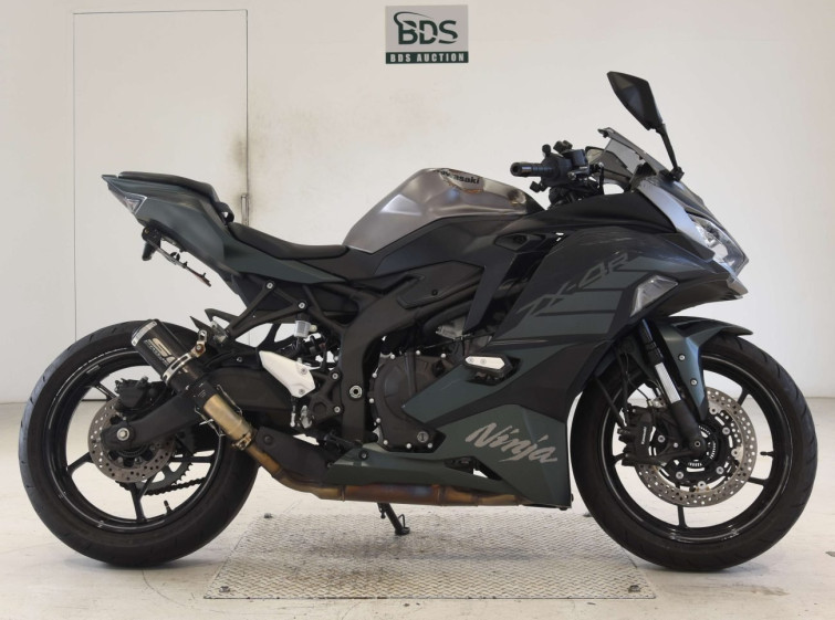 Мотоцикл Kawasaki ZX-4R с пробегом 14396 km