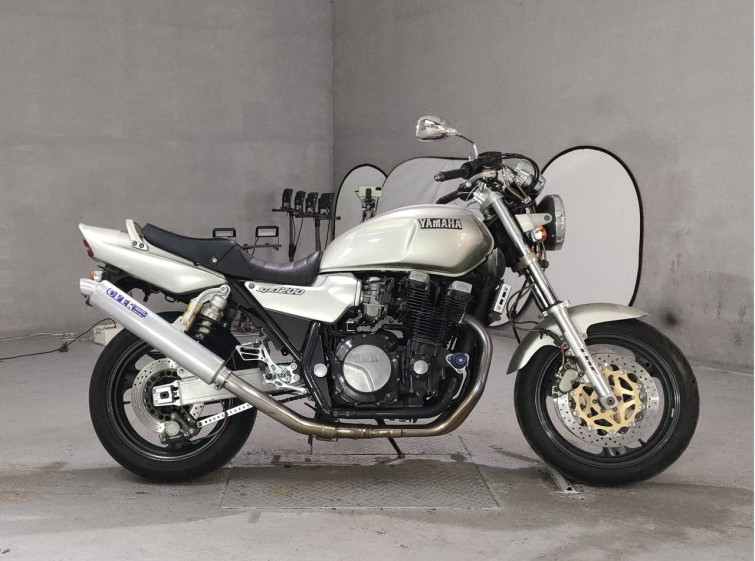 Мотоцикл Yamaha XJR1200 з пробігом 48475 km
