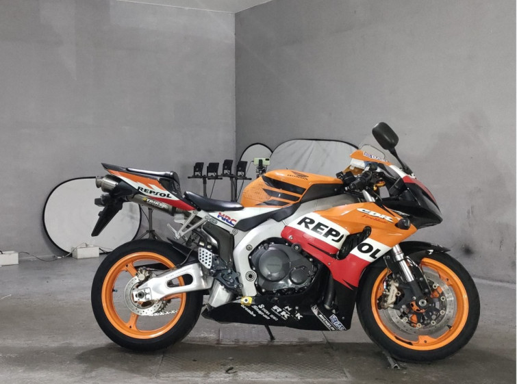 Мотоцикл Honda CBR1000RR с пробегом 63270 km