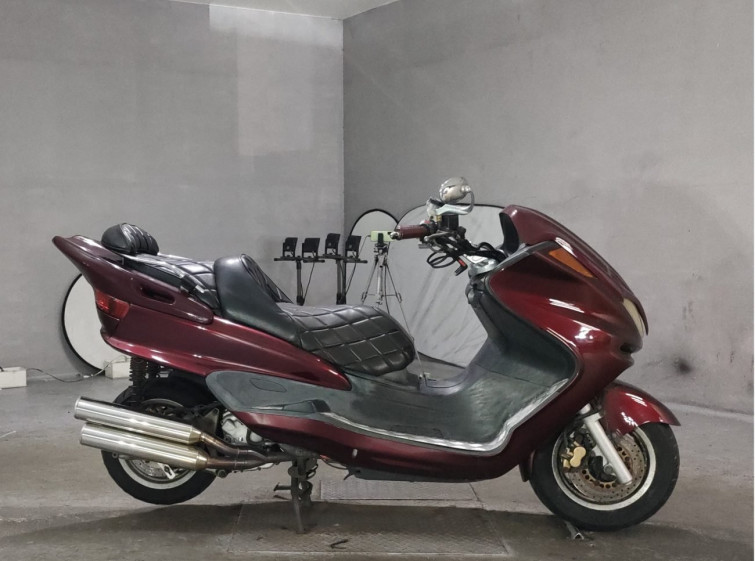Мотоцикл Yamaha MAJESTY 250C