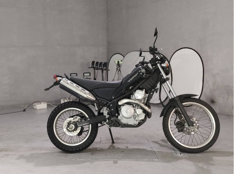 Мотоцикл Yamaha TRICKER с пробегом 11060 km